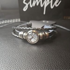 Elegant Black and Silver Bracelet